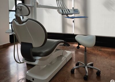 privatna_ordinacija_dentalne_medicine_ines_bazdar_spajic_stomatoloska_stolica_djakovo_foto_goinfoweb